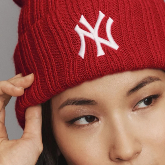 NWT Anthropologie Haymaker New York Yankees Beanie - Picture 3 of 3